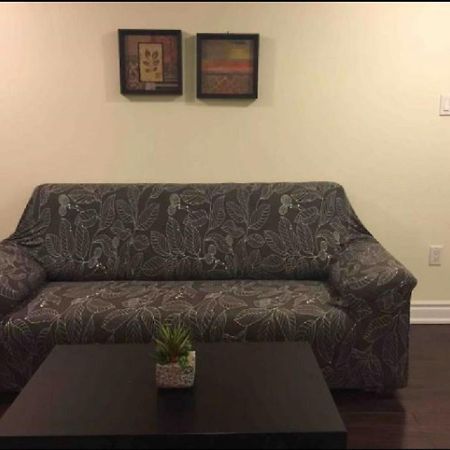 Cozy & Spacious Suite With Private Bathroom Near Toronto Airport ! Місісаґа Екстер'єр фото