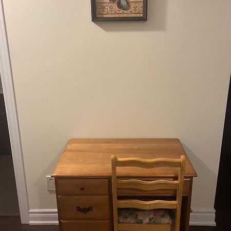 Cozy & Spacious Suite With Private Bathroom Near Toronto Airport ! Місісаґа Екстер'єр фото