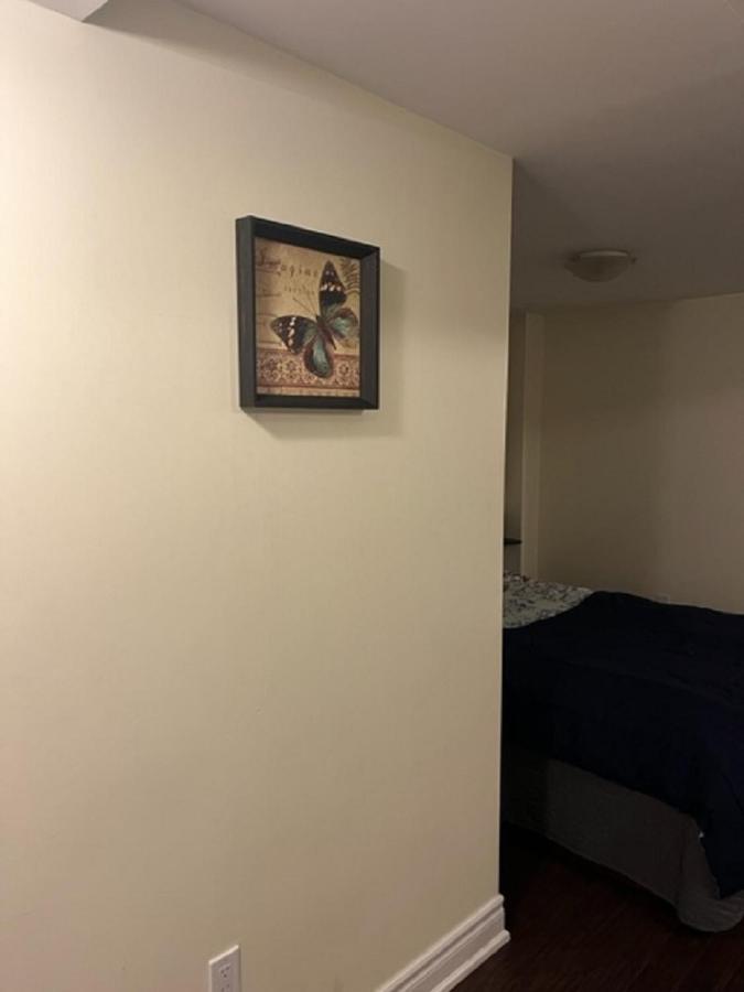 Cozy & Spacious Suite With Private Bathroom Near Toronto Airport ! Місісаґа Екстер'єр фото