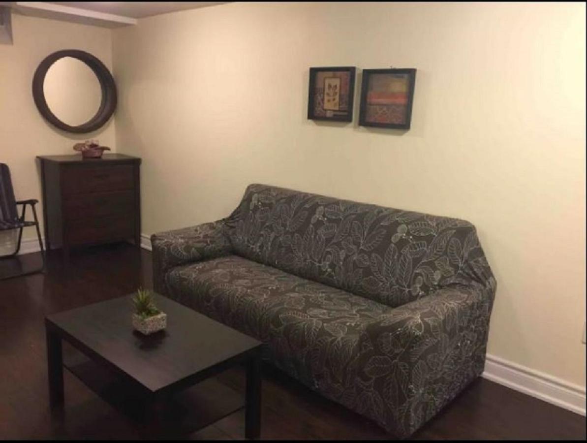 Cozy & Spacious Suite With Private Bathroom Near Toronto Airport ! Місісаґа Екстер'єр фото